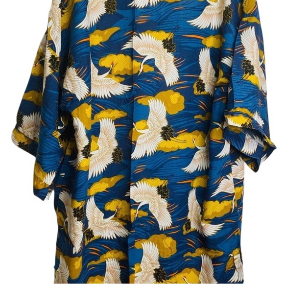Women’s Flying Crane Print Kimono. One Size. Short Sleeve. - Picture 7 of 12